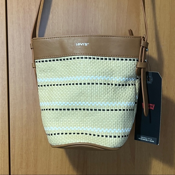 Levi's Straw Bucket Bag - Picture 4 of 5